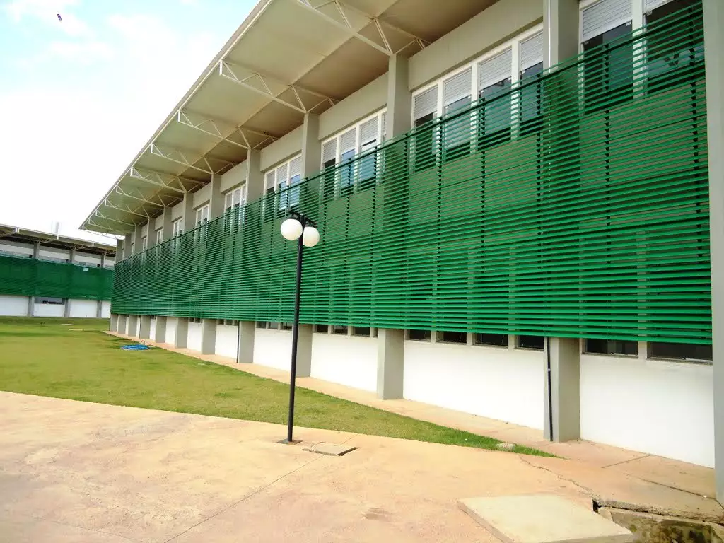 fachada horiontal verde