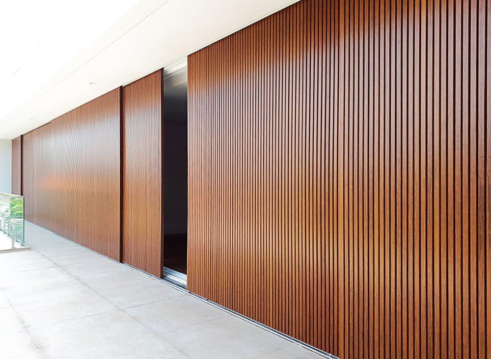 Brise de Alumínio Amadeirado: Modelos e Inspirações 1 brise de correr em aluminio amadeirado pintura